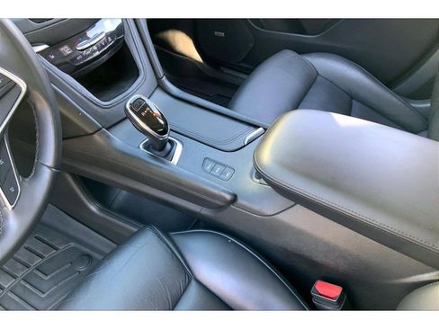 Used 2018 Cadillac XT5 Luxury w/ Driver Awareness Package image 15