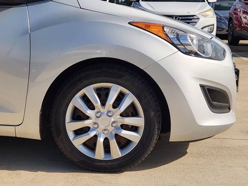 Used 2016 Hyundai Elantra GT FWD image 10