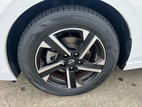 Used 2024 Nissan Sentra SV FWD image 8