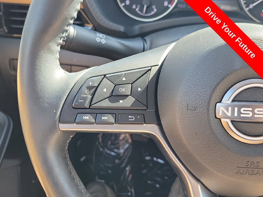 Used 2025 Nissan Sentra SV w/ SV Premium Package FWD image 7