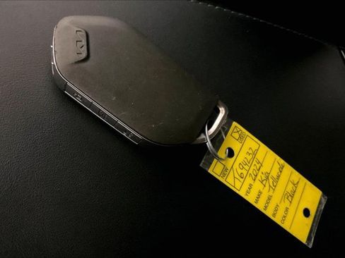 Used 2024 Kia Telluride EX w/ EX Captain's Chair Package AWD/4WD image 11