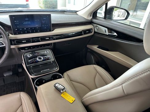 Used 2022 Lincoln Nautilus Reserve w/ Equipment Group 202A image 32