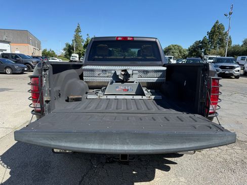 Used 2016 RAM 2500 Tradesman w/ Chrome Appearance Group image 5