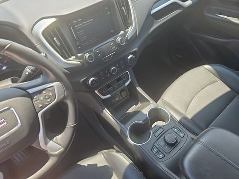 Used 2022 GMC Terrain SLT w/ Infotainment Package II image 24