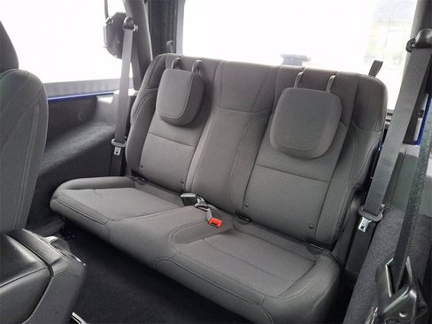 Used 2018 Jeep Wrangler Sport image 10