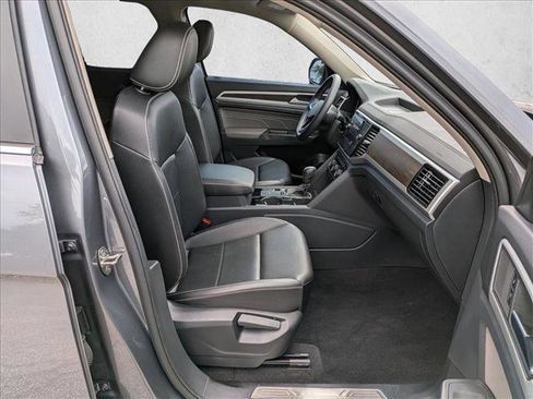 Used 2022 Volkswagen Atlas SE w/ Panoramic Sunroof Package FWD image 22