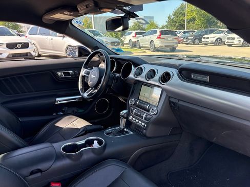 Used 2018 Ford Mustang Premium RWD image 10