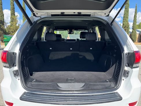 Used 2019 Jeep Grand Cherokee Altitude image 20