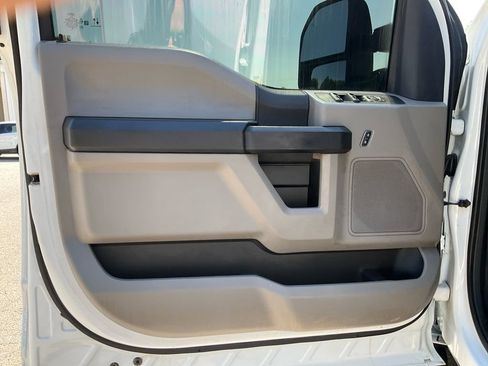 Used 2022 Ford F250 XL w/ Power Equipment Group AWD/4WD image 17