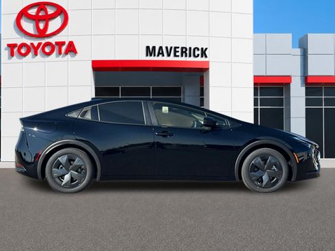 New 2026 Toyota Prius Plug-In Hybrid FWD image 6
