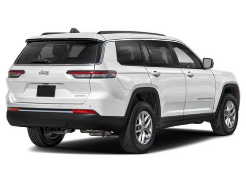 Certified 2025 Jeep Grand Cherokee L Laredo w/ Trailer Tow Package AWD/4WD image 3