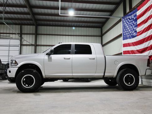 Used 2018 RAM 2500 Laramie w/ Sport Appearance Group AWD/4WD image 5