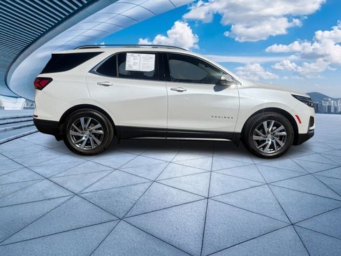 Used 2022 Chevrolet Equinox Premier image 3