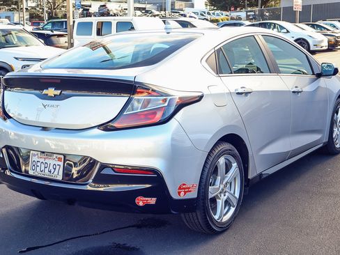 Used 2018 Chevrolet Volt LT w/ Comfort Package image 19