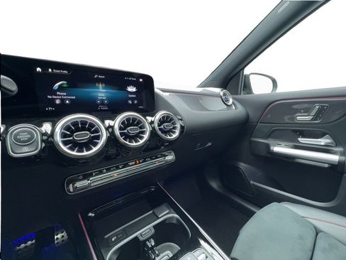 Used 2023 Mercedes-Benz GLA 250 image 35