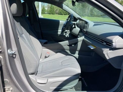 Used 2023 Hyundai Elantra SEL w/ Convenience Package FWD image 27