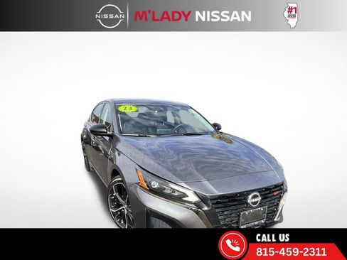 Used 2023 Nissan Altima 2.5 SR image 1