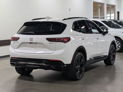Used 2025 Buick Envision Sport Touring image 3
