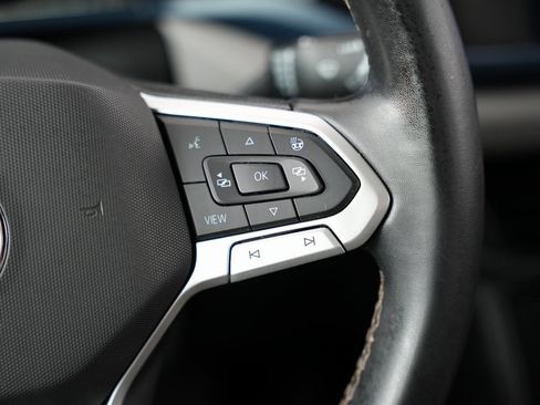 Used 2022 Volkswagen Taos SE image 13