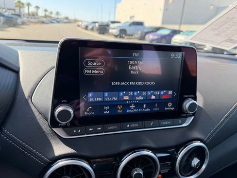 Used 2024 Nissan Sentra SV FWD image 26