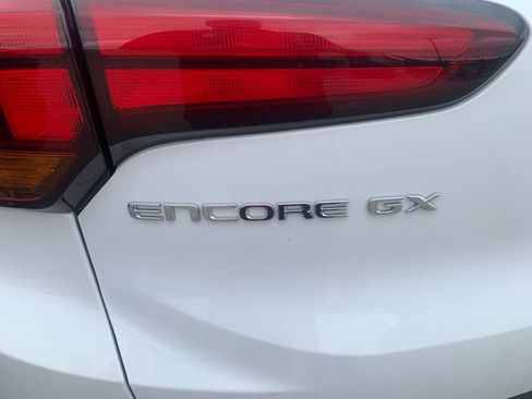 Used 2024 Buick Encore GX Preferred image 3