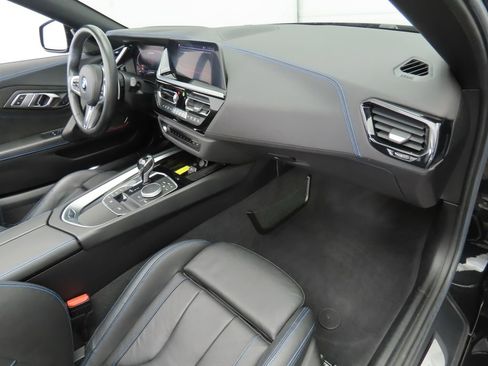 Used 2020 BMW Z4 M40i w/ Premium Package image 16