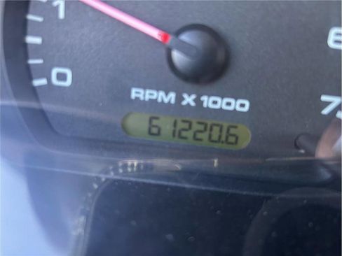 Used 2011 Ford Ranger XLT image 8