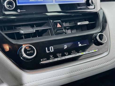 Used 2022 Toyota Corolla SE image 15