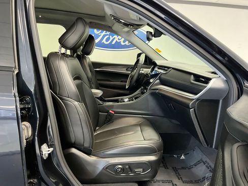 Used 2023 Jeep Grand Cherokee L Limited image 22