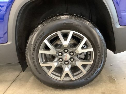 Used 2023 GMC Acadia SLE w/ Driver Convenience Package FWD image 26