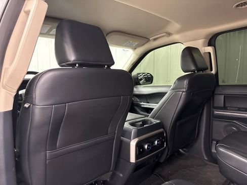 Used 2024 Ford Expedition XLT RWD image 12