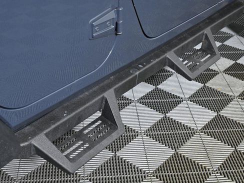 Used 2018 Jeep Wrangler Unlimited Sport S image 11