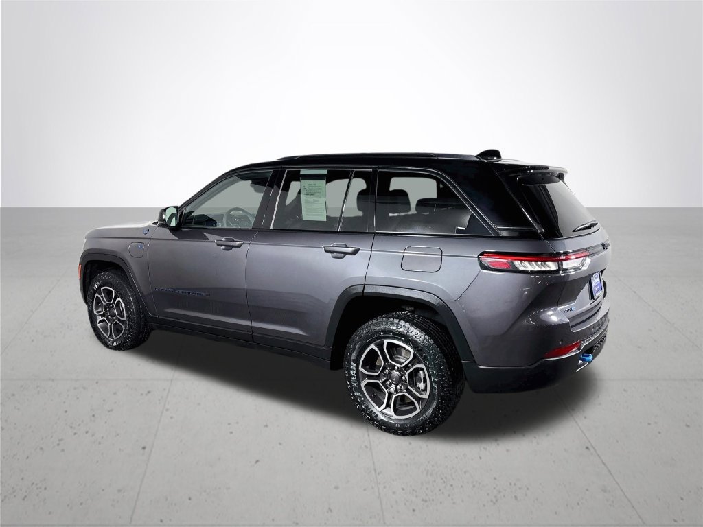Used 2023 Jeep Grand Cherokee Trailhawk w/ Advanced Protech Group II AWD/4WD image 9