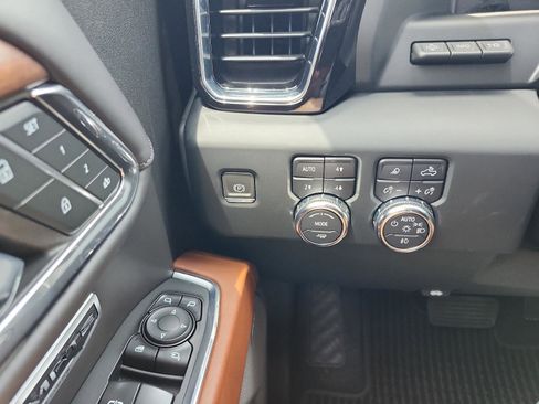 Used 2023 GMC Sierra 1500 Denali Ultimate AWD/4WD image 28