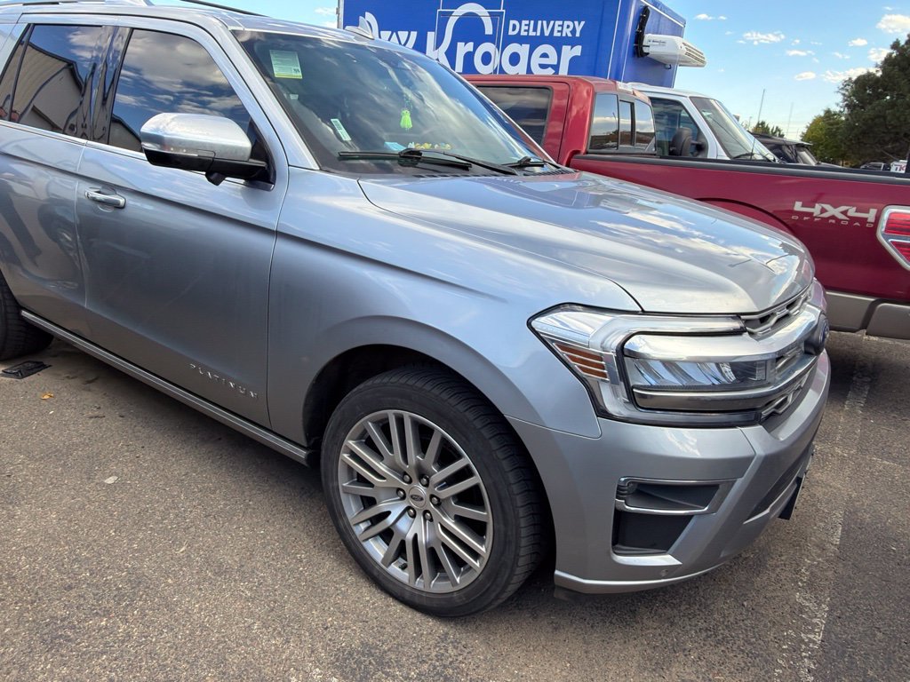 Used 2023 Ford Expedition Platinum AWD/4WD image 2