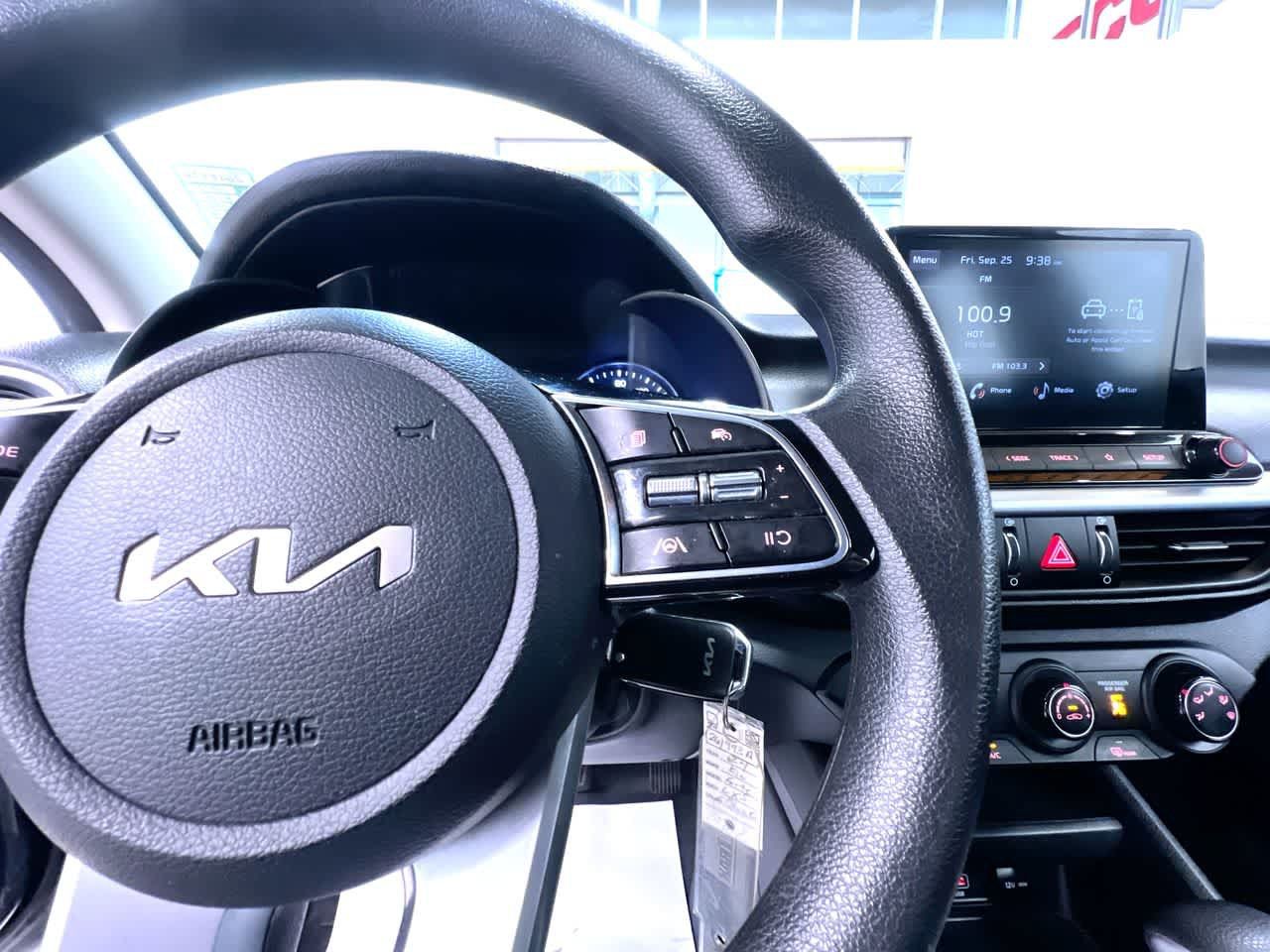 Used 2023 Kia Forte LXS w/ LXS Technology Package FWD image 21