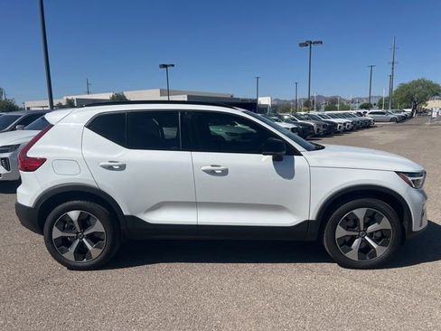 New 2026 Volvo XC40 B5 Plus w/ Climate Package AWD/4WD image 2
