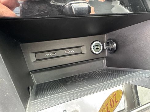 Certified 2023 Volkswagen Taos SEL AWD/4WD image 25