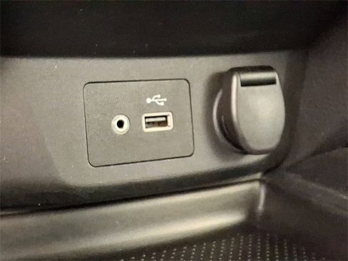 Used 2018 Nissan Rogue SV image 24