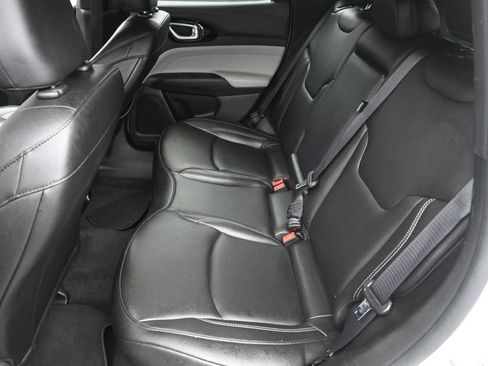 Used 2025 Jeep Compass Limited AWD/4WD image 12