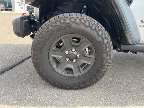 Used 2023 Jeep Gladiator Mojave w/ Cold Weather Group image 9