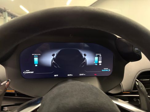 Used 2024 McLaren Artura RWD image 17