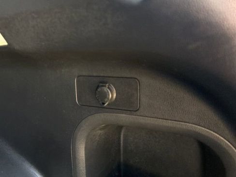 Used 2023 Toyota RAV4 SE w/ Convenience Package image 10