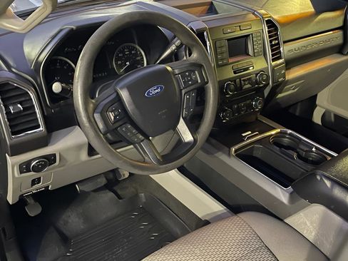 Used 2018 Ford F250 XLT w/ XLT Value Package image 26