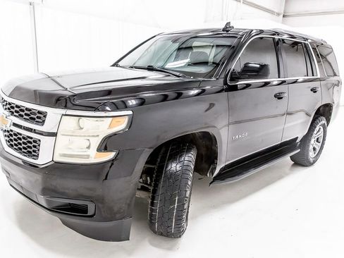 Used 2019 Chevrolet Tahoe LS RWD image 2