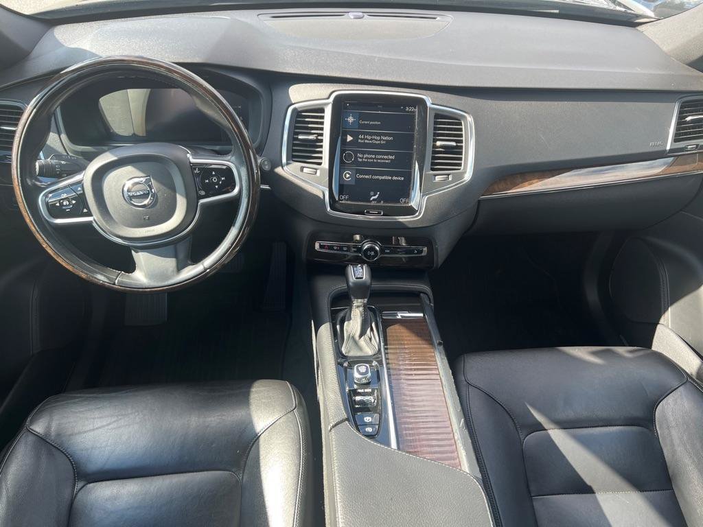 Used 2018 Volvo XC90 T5 Momentum w/ Convenience Package FWD image 16