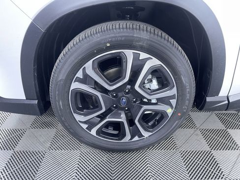 Used 2023 Subaru Ascent Touring AWD/4WD image 27