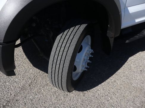 Used 2018 Ford F550 2WD Regular Cab Super Duty image 37