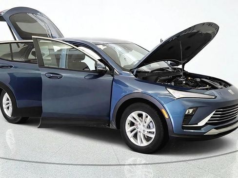 Used 2025 Buick Envista Preferred w/ Convenience I Package FWD image 11