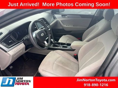 Used 2018 Hyundai Sonata SE w/ Cargo Package FWD image 8